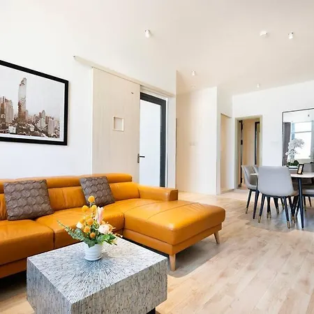The Rixx Metropolitan@D1/Ben Thanh/Family/Pool/Gym
